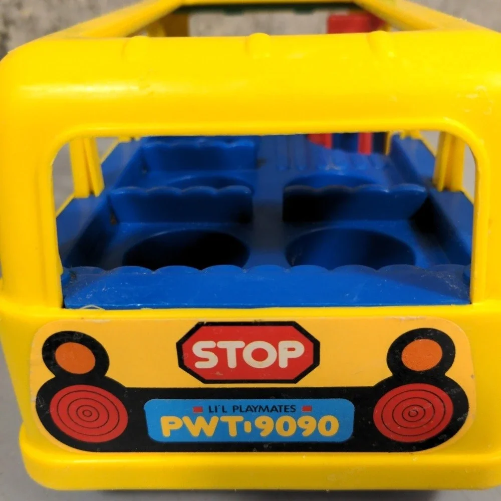 VTG 1980s Li'l Playmates Musical School Bus Yellow Toy Kids Graphic‎ 80s
